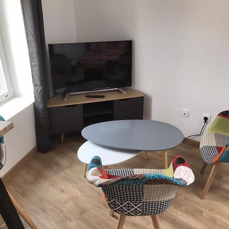 Super Studio refait à neuf proche des commerces Royat Exterior foto